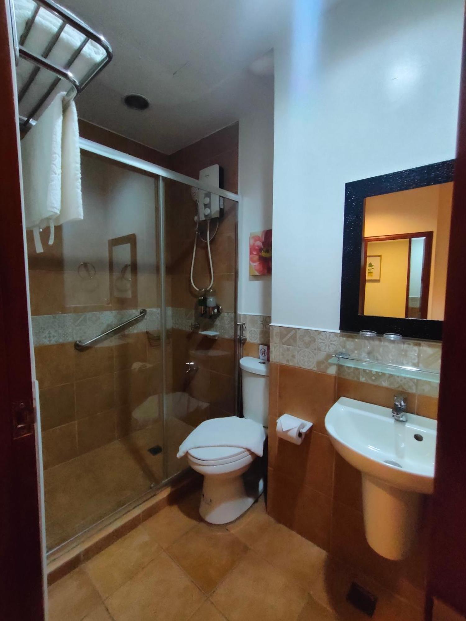 Lavie Hotel Виган Экстерьер фото
