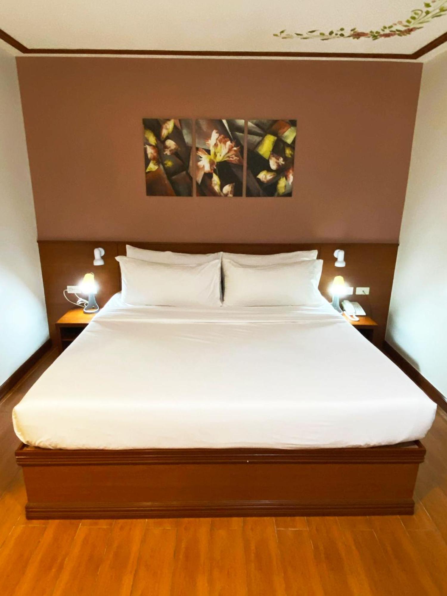 Lavie Hotel Виган Экстерьер фото